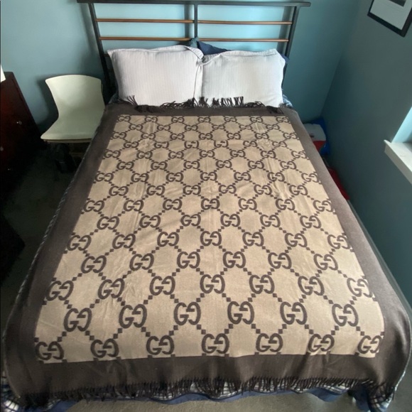 GG (Gucci) Throw Blanket - Picture 3 of 7